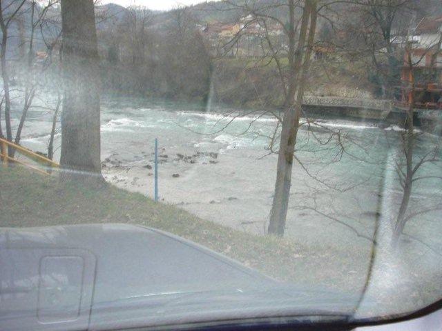2krecemo-vrbas iz avta